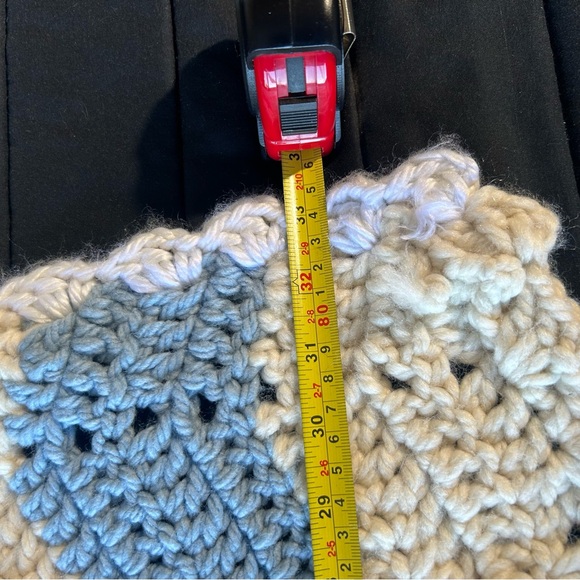 Vintage Crocheted White and Blue Chevron Pattern Baby Lap Blanket Throw #0828249 - Picture 11 of 12